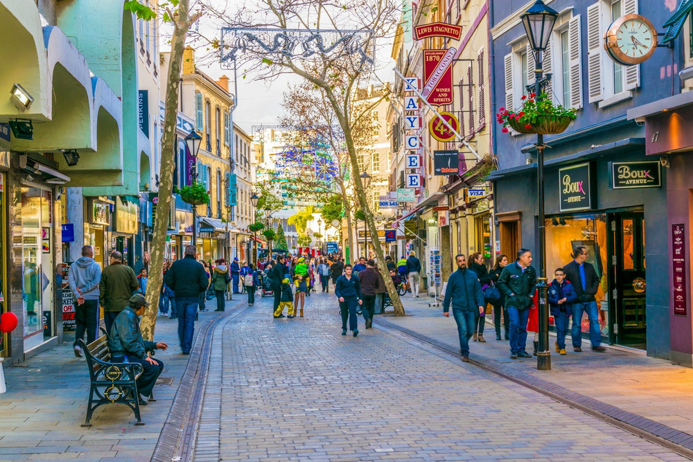 Tapas & cafés on Main Street